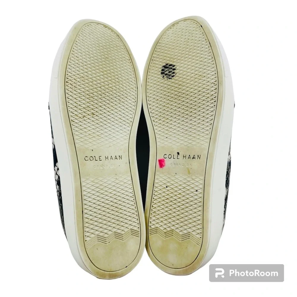 COLE HAAN GRANDSERIES SNAKE PRINT SNEAKERS WOMENS SIZE 9B